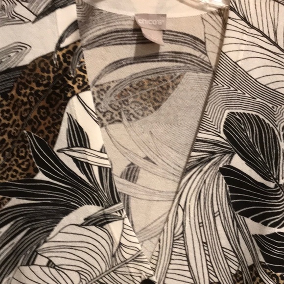 New Chico’s lightweight sweater cardigan - Picture 3 of 8